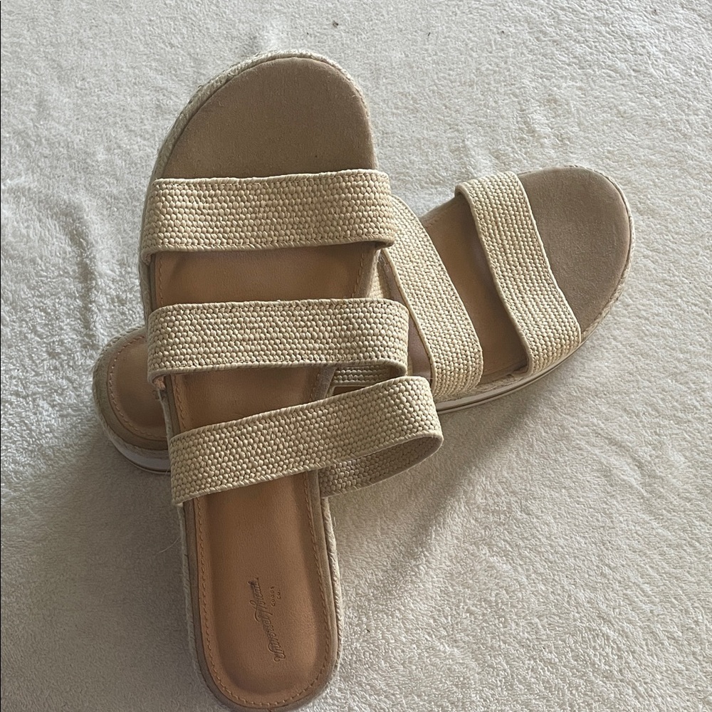 Universal Thread Cream Woven Sandals